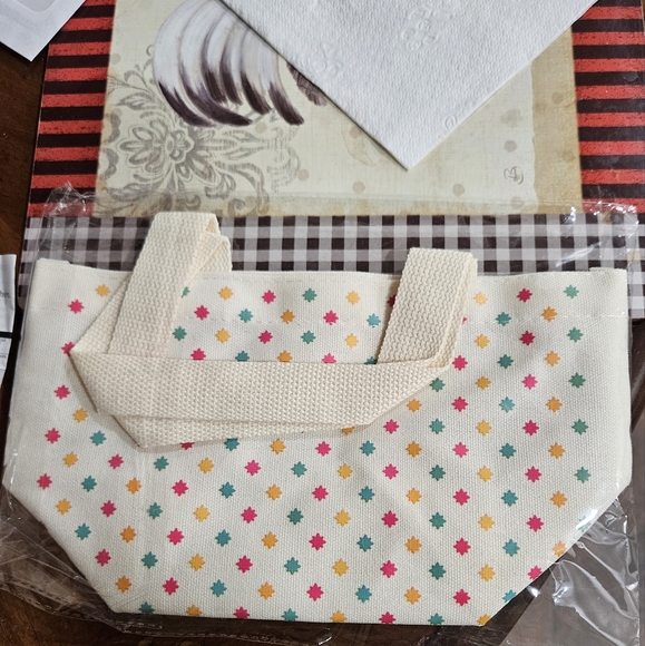 NWT Nintendo Princess Peach Showtime x Kung Fu Tea Mini Tote - Picture 2 of 5